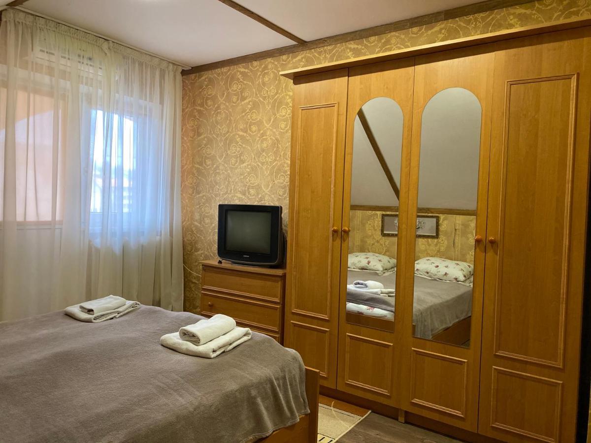 Hotel Августин Solochyn Exterior foto