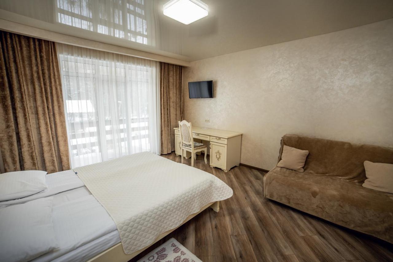 Hotel Августин Solochyn Exterior foto