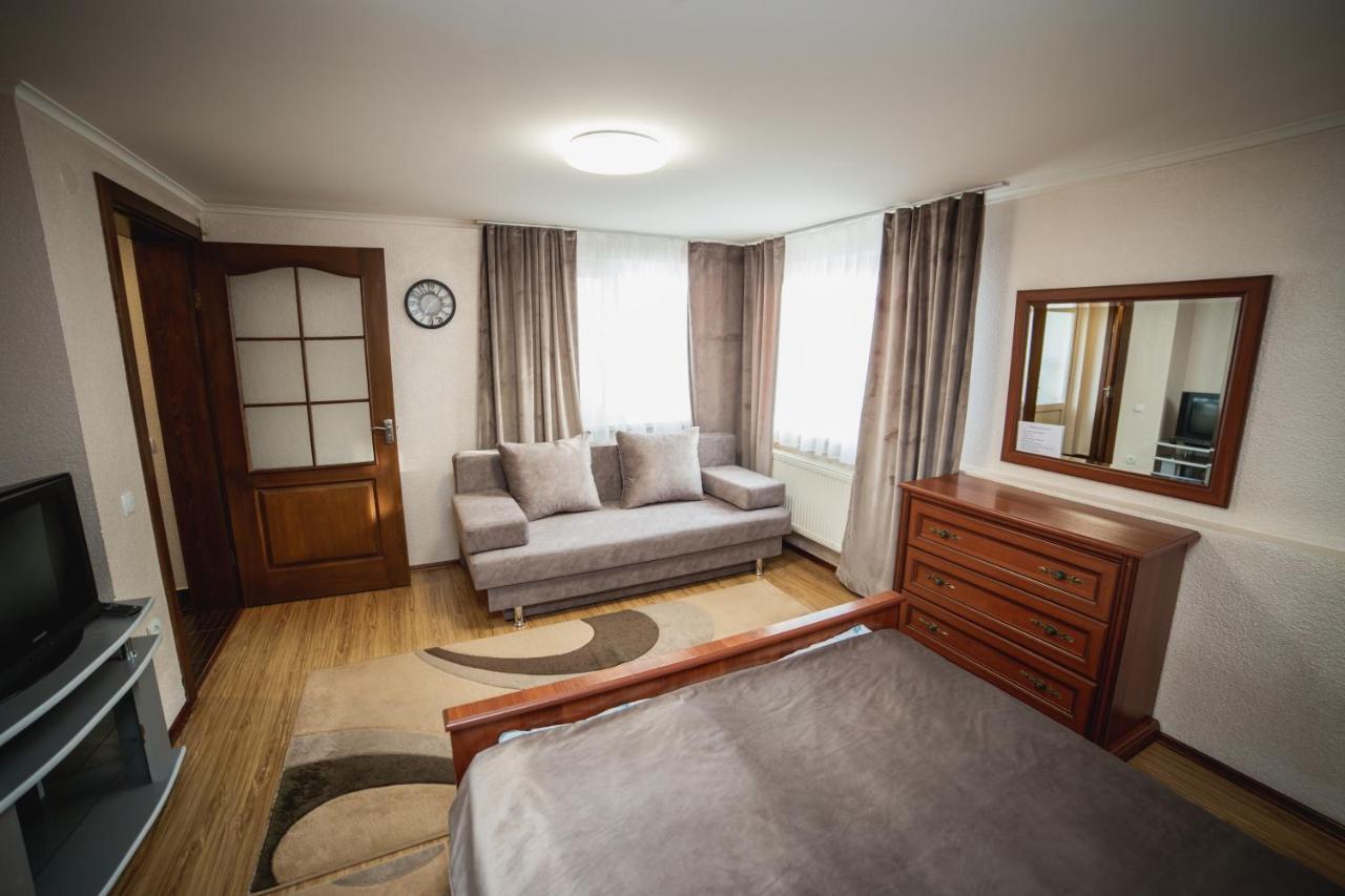 Hotel Августин Solochyn Exterior foto