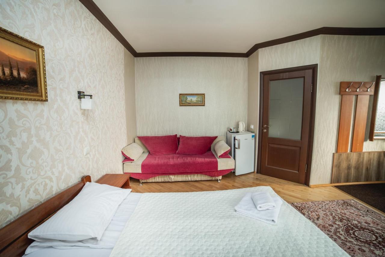 Hotel Августин Solochyn Exterior foto