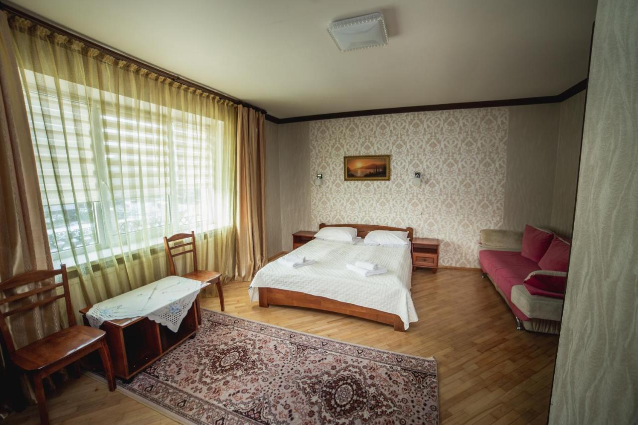 Hotel Августин Solochyn Exterior foto